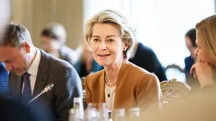 Ursula von der Leyen, Präsidentin der Europäischen Kommission, während der Kabinettsklausur auf Schloss Meseberg.