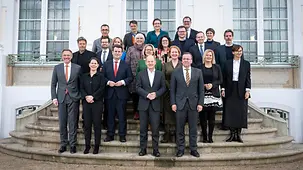 Familienfoto der Kabinettsklausur auf Schloss Meseberg.
