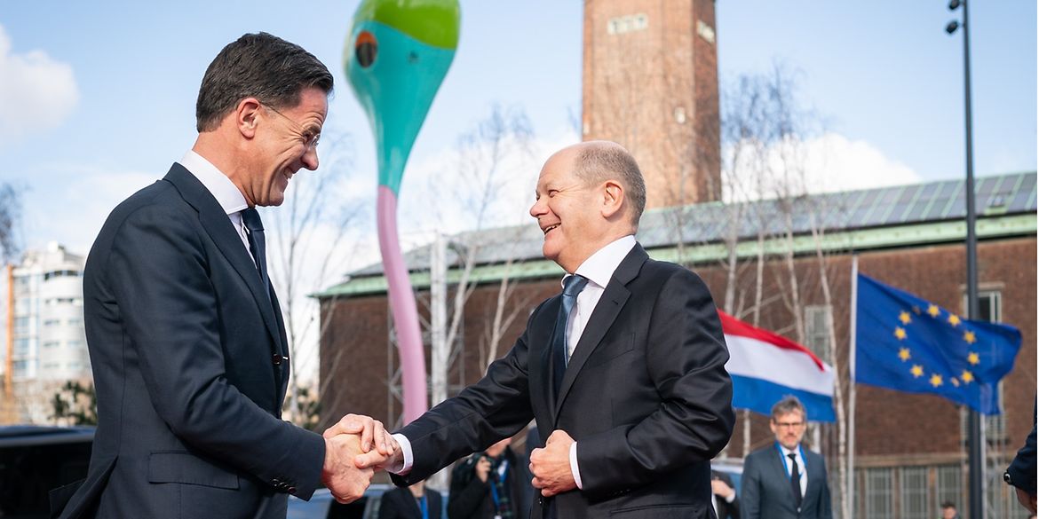 Ministerpräsident Rutte empfängt Bundeskanzler Scholz in Rotterdam