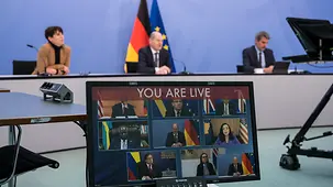 Bundeskanzler Olaf Scholz während einer Videokonferenz.