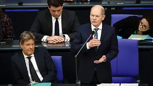 Bundeskanzler Olaf Scholz während einer Regierungsbefragung im Bundestag.