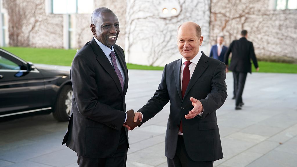 Federal Chancellor Olaf Scholz with President William Ruto of Kenya