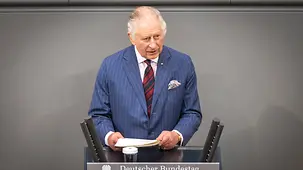 König Charles III. spricht im Bundestsag.