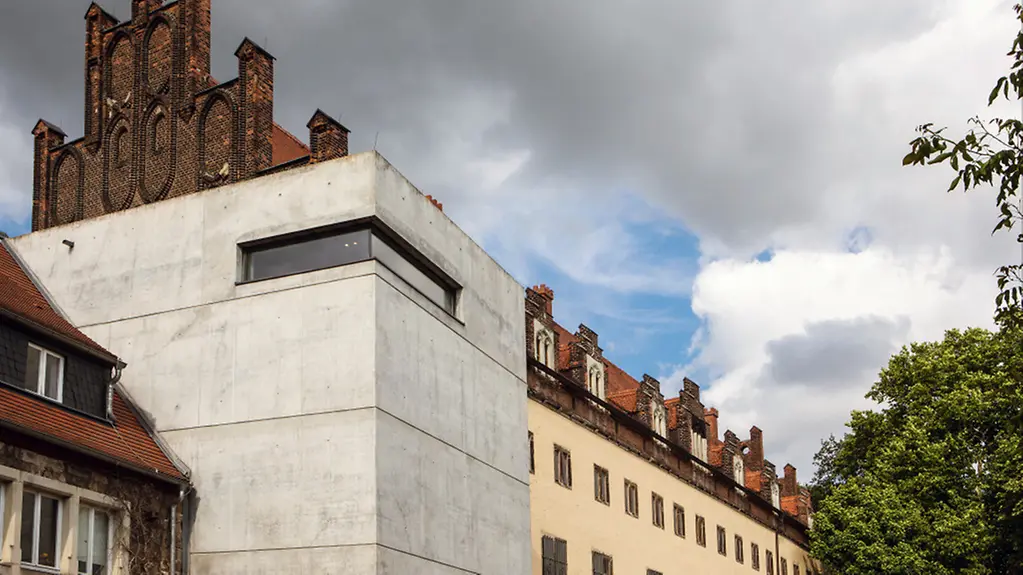 Lutherhaus in Wittenberg: Gedenkstätte und Museum, moderner Anbau an das bestehende Gebäude.