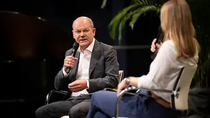 Kanzler Scholz beim Evangelischen Kirchentag in Nürnberg.