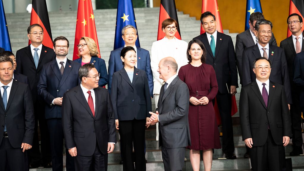 Le chancelier fédéral Olaf Scholz sur la photo de famille lors des septièmes consultations intergouvernementales germano-chinoises