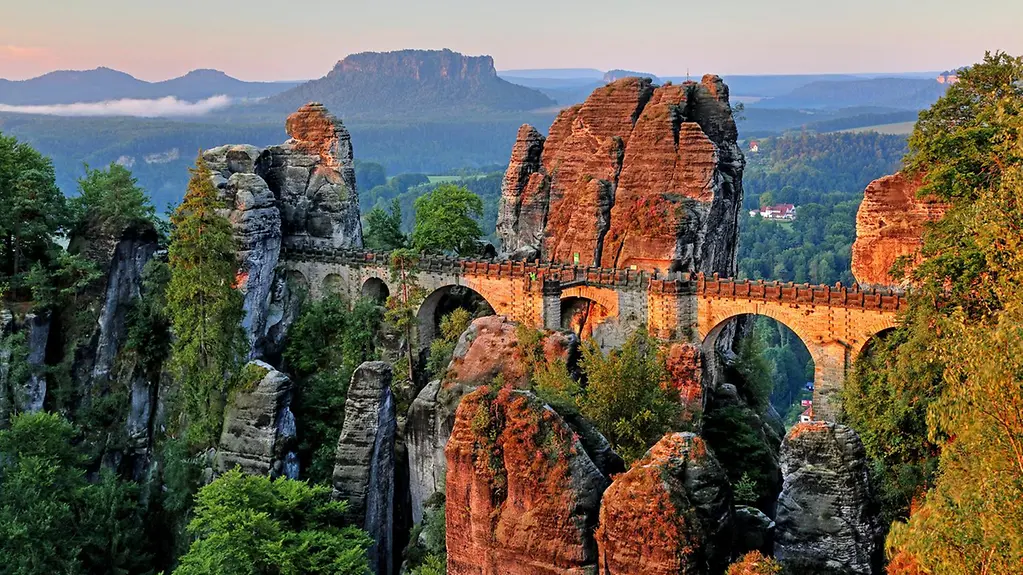 Die Bastei im Nationalpark Sächsische Schweiz.