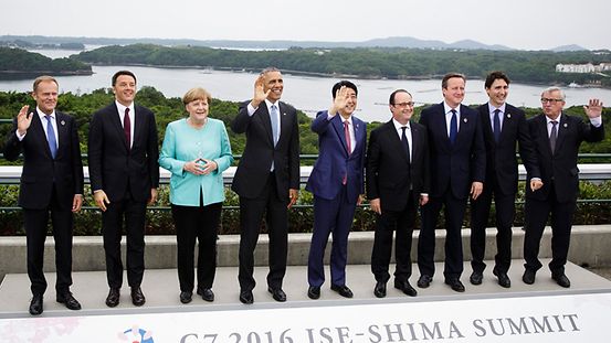 Familienfoto beim G7-Gipel in Japan