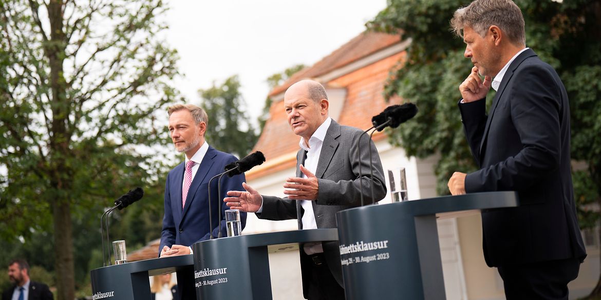 Bundeskanzler Olaf Scholz und Robert Habeck, Bundesminister für Wirtschaft und Klimaschutz, bei einer Sitzung.