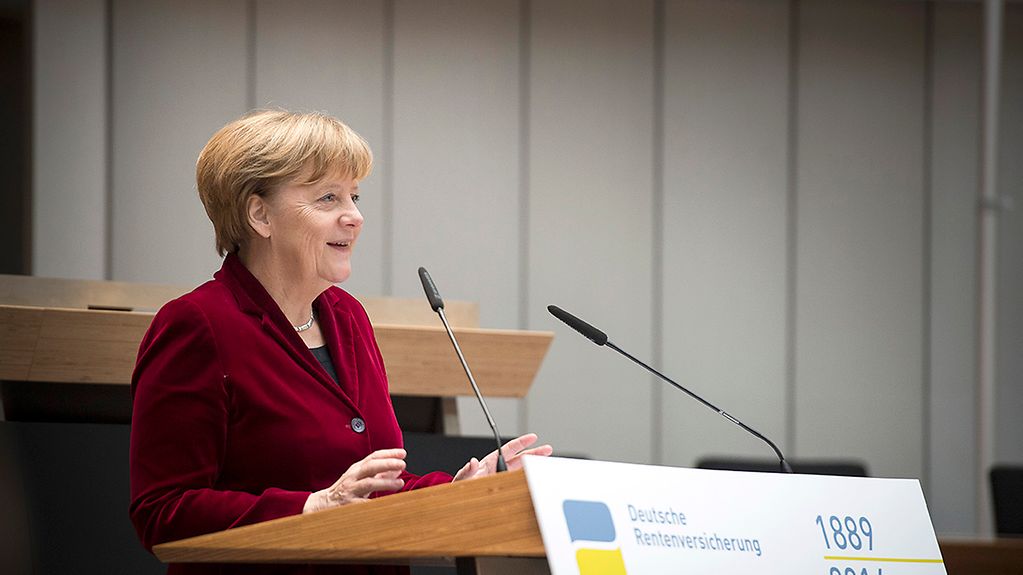 Bundeskanzlerin Angela Merkel spricht beim Festakt zum 125-jährigen Bestehen der Gesetzlichen Rentenversicherung.