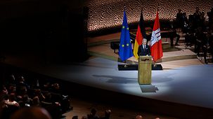 Stephan Harbarth, Präsident des Bundesverfassungsgerichtes, beim Festakt in der Elbphilharmonie zum Tag der Deutschen Einheit.