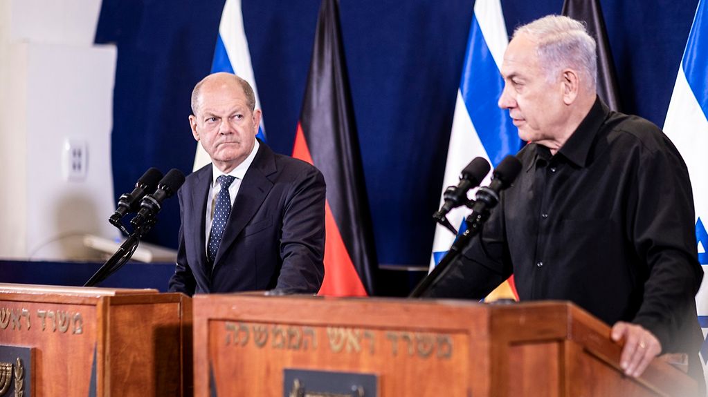 Bundeskanzler Scholz bei einer Pressekonferenz mit Israels Ministerpräsident Netanjahu.