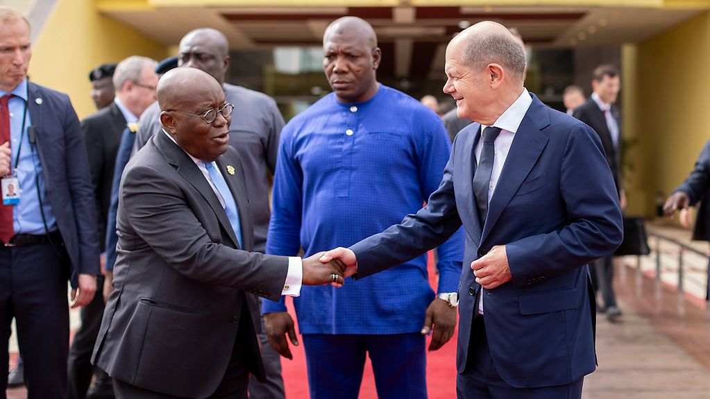 Au Ghana, le chancelier a rencontré le président Nana Akufo-Addo.