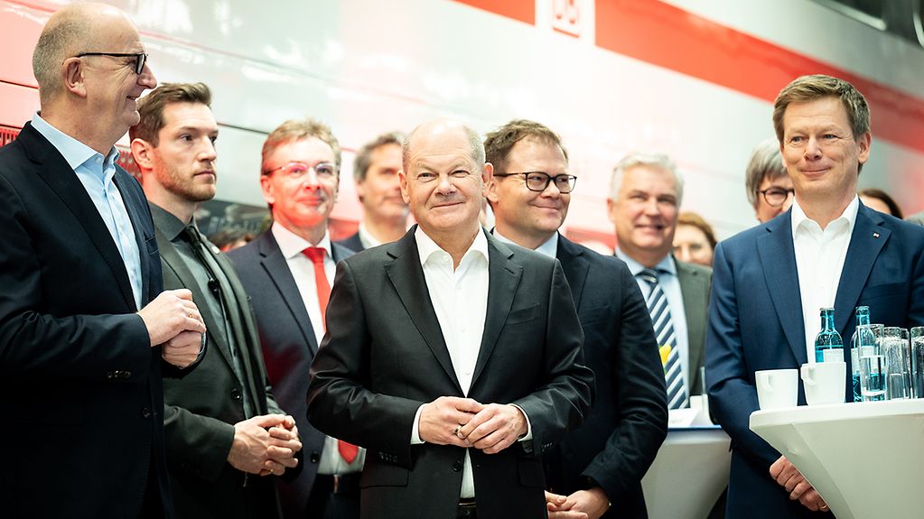 Federal Chancellor Scholz gives a speech at the new DB maintenance depot for ICE express trains in Cottbus.