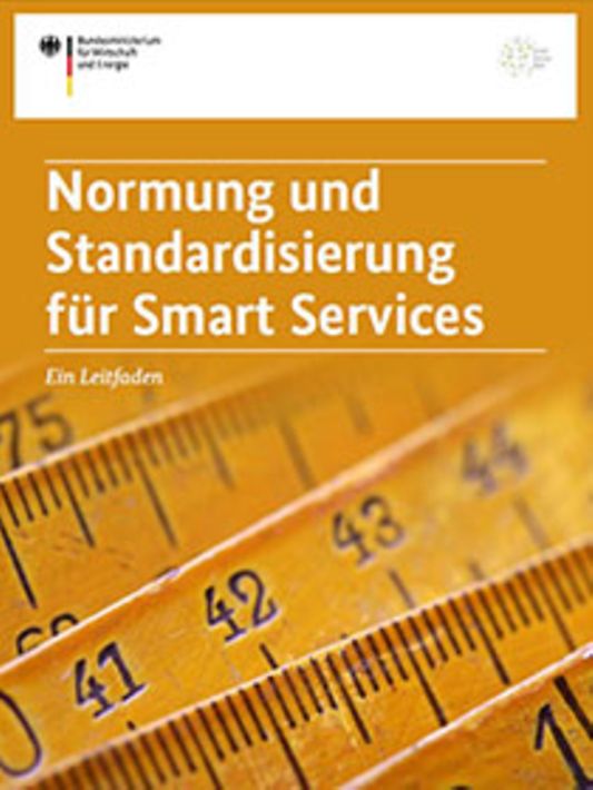 Titelbild der Publikation "Normung und Standardisierung für Smart Services"