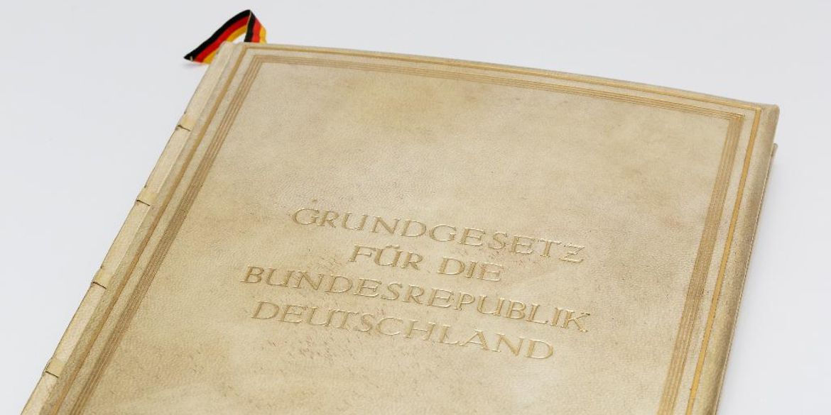Grundgesetz der BRD von 1949, Original Ausgabe im Deutschen Bundestag