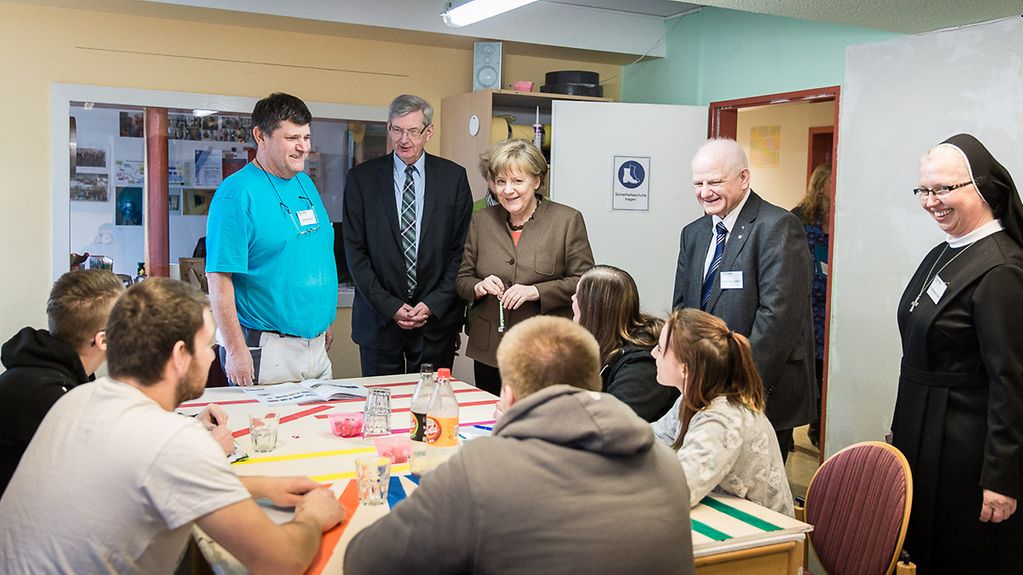 Bundeskanzlerin Angela Merkel besucht das Don-Bosco-Zentrum.