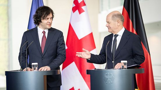 Bundeskanzler Scholz und der georgische Ministerpräsident Kobachidse. 