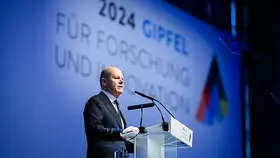 Bundeskanzler Olaf Scholz: Teilnahme am Forschungsgipfel in Hannover 2024