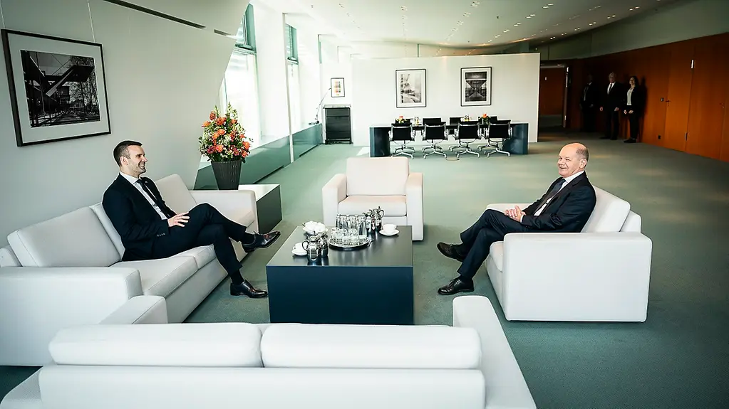 Bundeskanzler Olaf Scholz empfängt Montenegros Ministerpräsident Milojko Spajić im Bundeskanzkeramt.