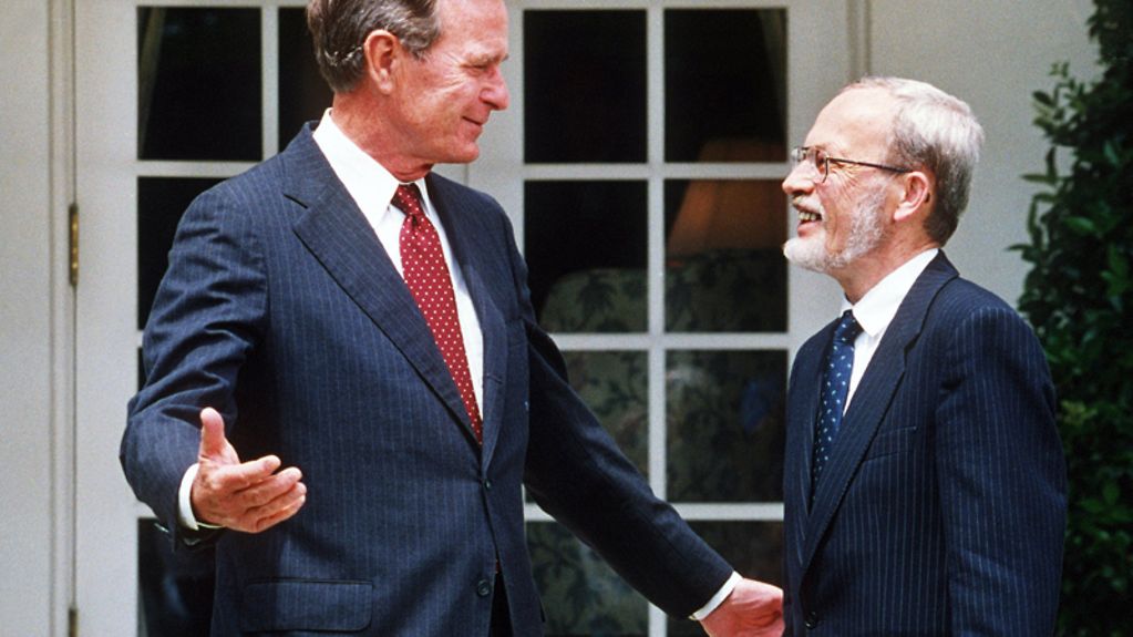 DDR-Ministerpräsident Lothar de Maiziere wird am 11. Juni 1990 von US-Präsident George Bush im Weißen Haus in Washington empfangen.