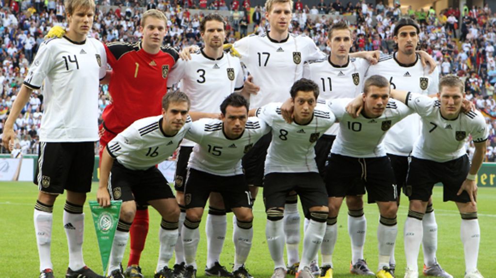 Alle Spieler der Nationalmannschaft 2010 für die Fußball-WM in Südafrika.
