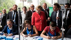 Bundeskanzlerin Angela Merkel und Enrique Nieto, Präsident Mexikos, besuchen eine Veranstaltung zum Deutschlandjahr.