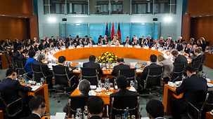 Plenarsitzung der deutsch-chinesischen Regierungskonsultationen.