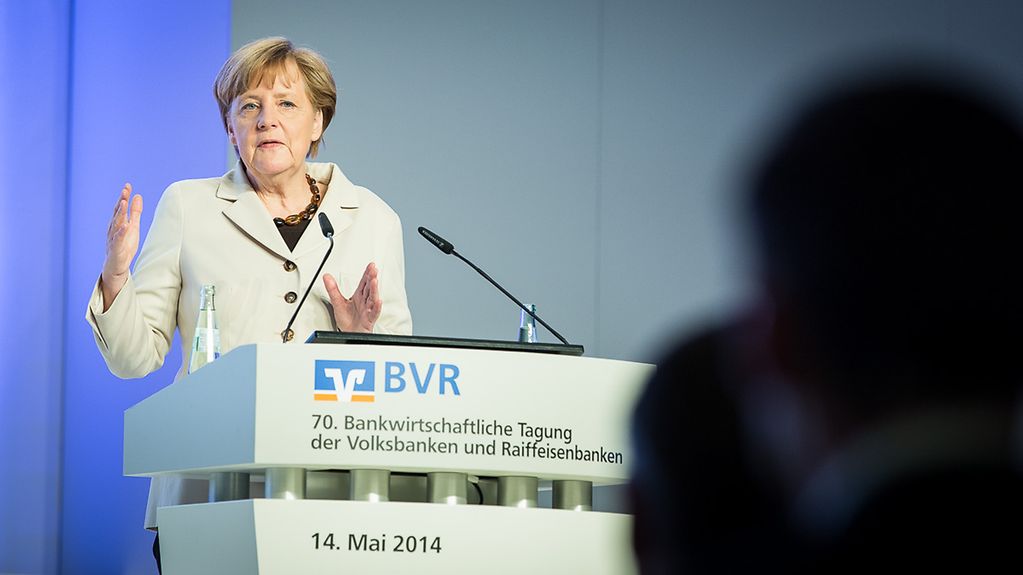 Bundeskanzlerin Angela Merkel spricht auf der 70. Bankenwirtschaftlichen Tagung des Bundesverbandes der Deutschen Volks- und Raiffeisenbanken.
