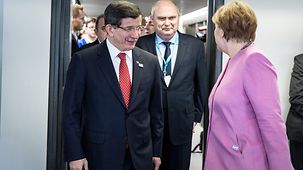 Bundeskanzlerin Angela Merkel und der türkische Ministerpräsident Ahmet Davutoglu.