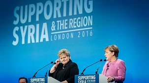 Bundeskanzlerin Angela Merkel spricht zum Abschluss der Konferenz "Supporting Syria and the Region" in London.