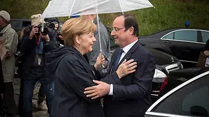 Angela Merkel accueille François Hollande.