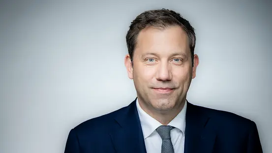 Porträtbild von Lars Klingbeil