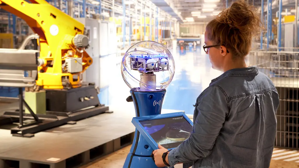 2015 DASA Roboter AusstellungsroboterWoidich_Hannes