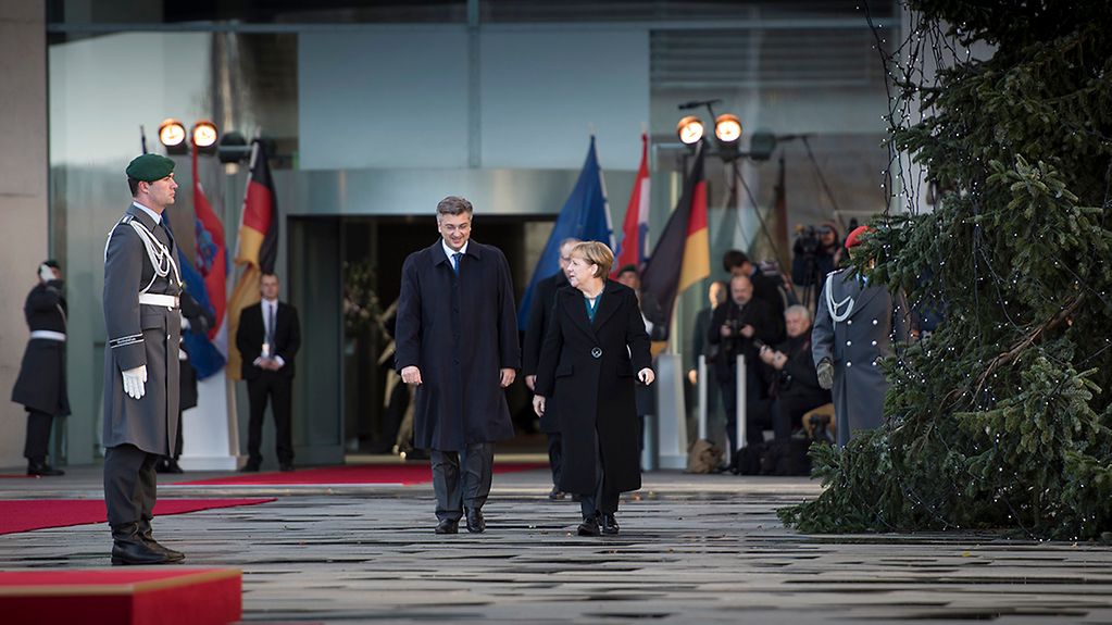 Bundeskanzlerin Angela Merkel empfängt den kroatischen Ministerpräsidenten Andrej Plenkovic.