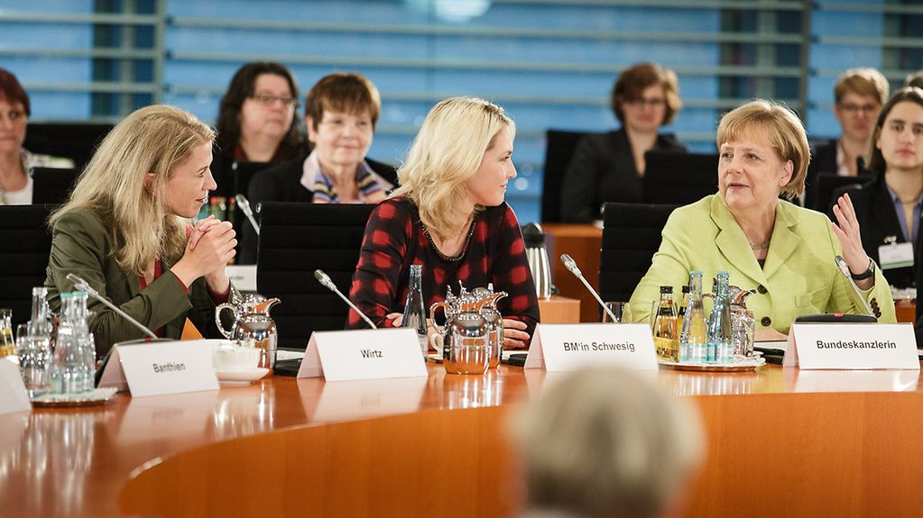 Bundeskanzlerin Angela Merkel spricht auf der zweiten Konferenz zu "Frauen in Führungspositionen"
