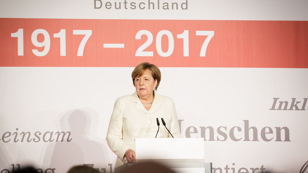 Bundeskanzlerin Angela Merkel spricht auf dem Festakt "100 Jahre Einsatz für soziale Gerechtigkeit" des Sozialverbands Deutschland e.V.
