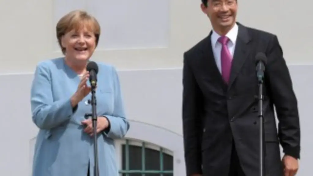 Angela Merkel und Philipp Rösler vor der Presse