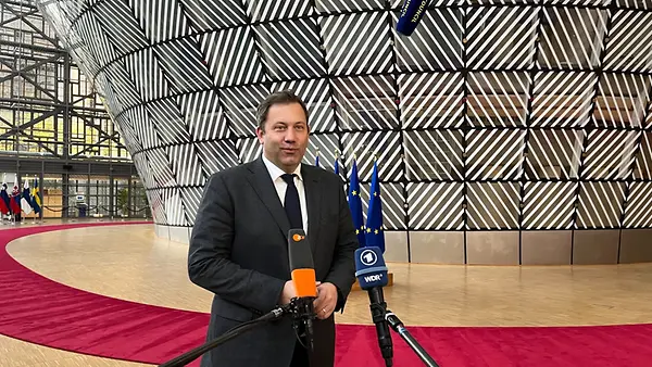 Bundesfinanzminister Lars Klingbeil kommt zu einem Treffen der Euro-Gruppe.