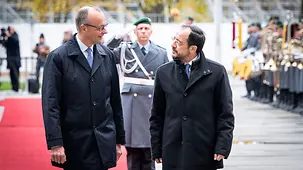 Das Foto zeigt Bundeskanzler Friedrich Merz mit Nikos Christodoulides, Präsident Zyperns.