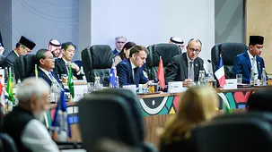 Das Foto zeigt Bundeskanzler Friedrich Merz beim G20-Gipfel.