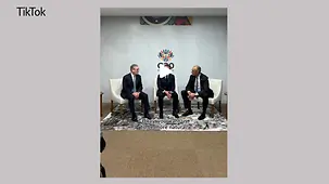 Kanzler Merz, Präsident Macron und Ministerpräsident Starmer im Gespräch