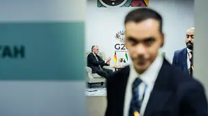 La photo montre le chancelier fédéral Friedrich Merz lors du sommet du G20.