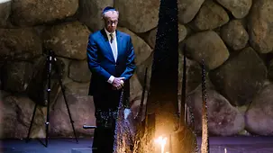 Federal Chancellor Merz commemorates the victims of the Holocaust in the Hall of Remembrance at Yad Vashem.