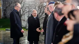 Das Foto zeigt Bundeskanzler Friedrich Merz mit Nikol Paschinjan, Ministerpräsident von Armenien.