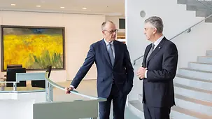 Das Foto zeigt Bundeskanzler Friedrich Merz mit Andrej Plenkovic, Kroatiens Ministerpräsident.