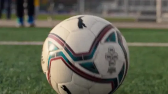 Fussball kurz vor dem Tor