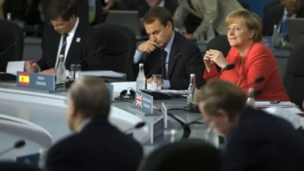 Angela Merkel im Kreis einiger Kollegen