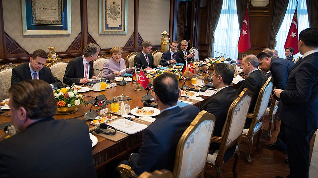 Angela Merkel lors d'un repas de travail avec Recep Tayyip Erdoğan