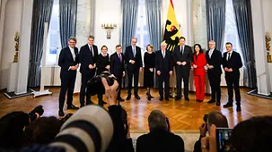 Das Foto zeigt Bundeskanzler Friedrich Merz beim Neujharsempfang im Schloss Bellevue.